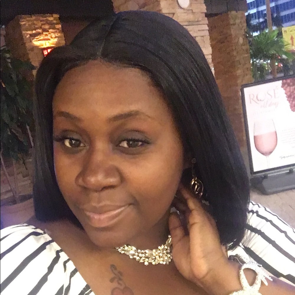 Meet your Posher, Stephanie